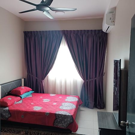 Aisy Homestay Putrajaya Cyberjaya Klia Кампунг Денгкіл Екстер'єр фото