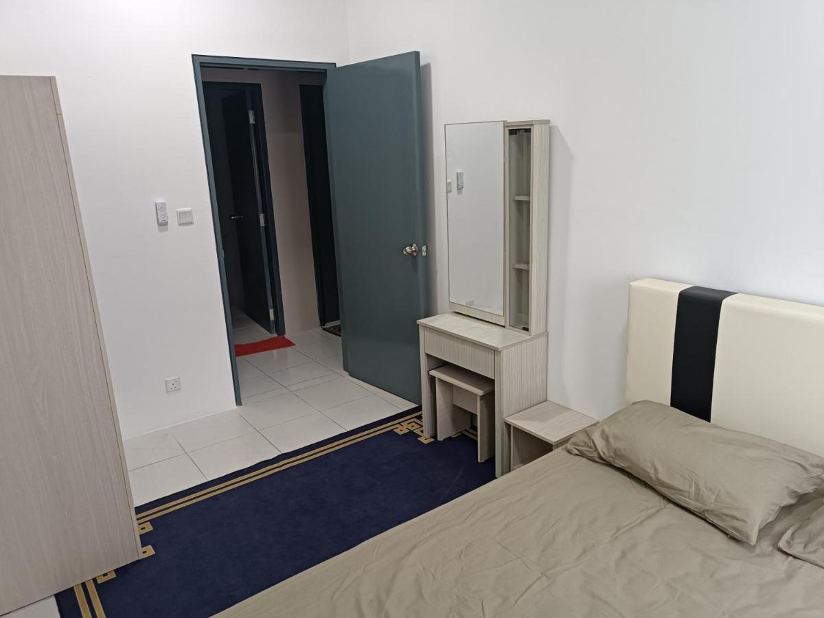 Aisy Homestay Putrajaya Cyberjaya Klia Кампунг Денгкіл Екстер'єр фото